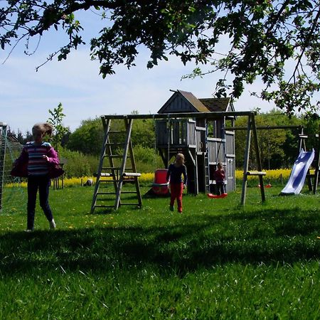 Ferienwohnungen Auf Dem Ferienhof Sell Stoltebull Exterior photo